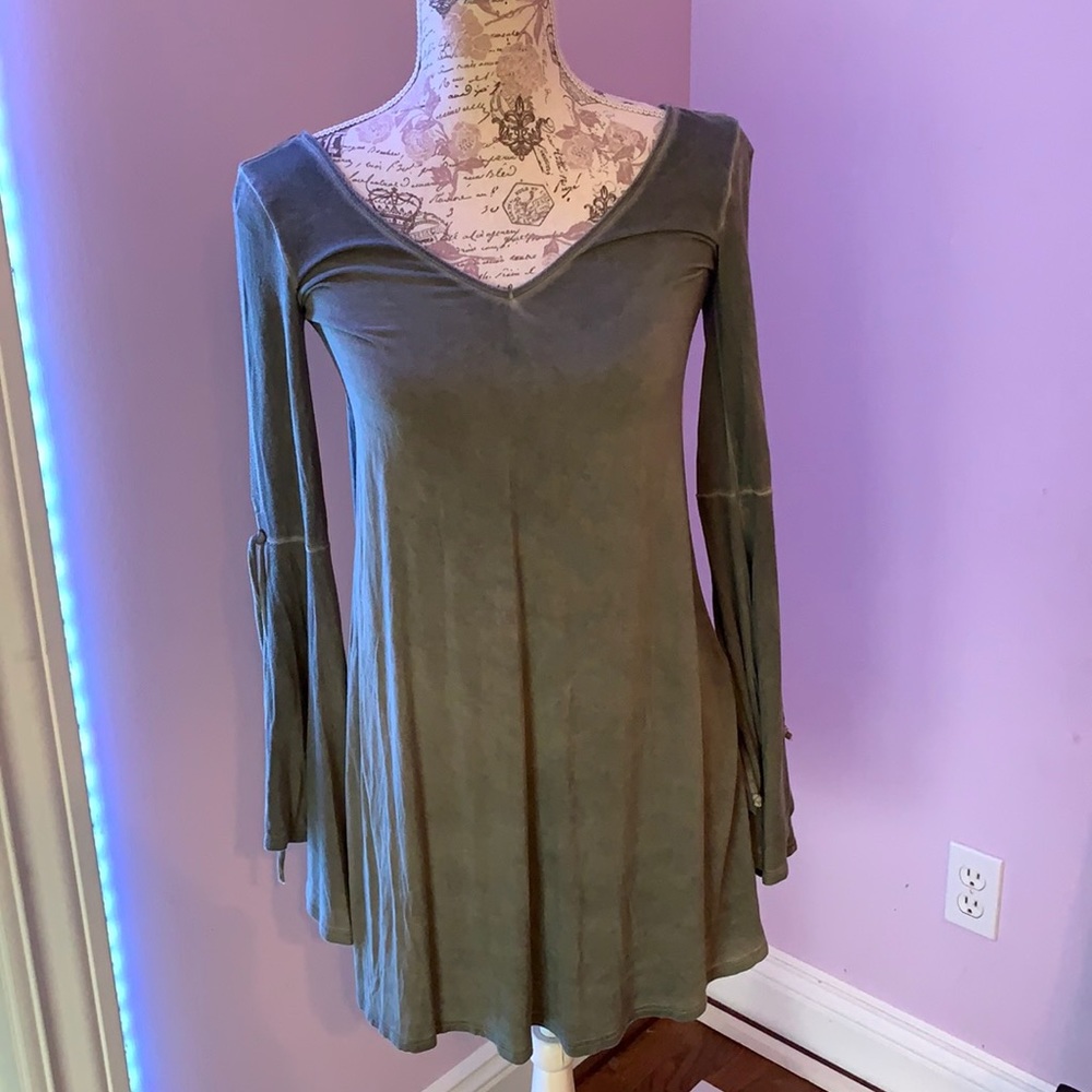 AMERICAN EAGLE Greenish-Gray Cold Shoulder Bell-Sleeved Dress